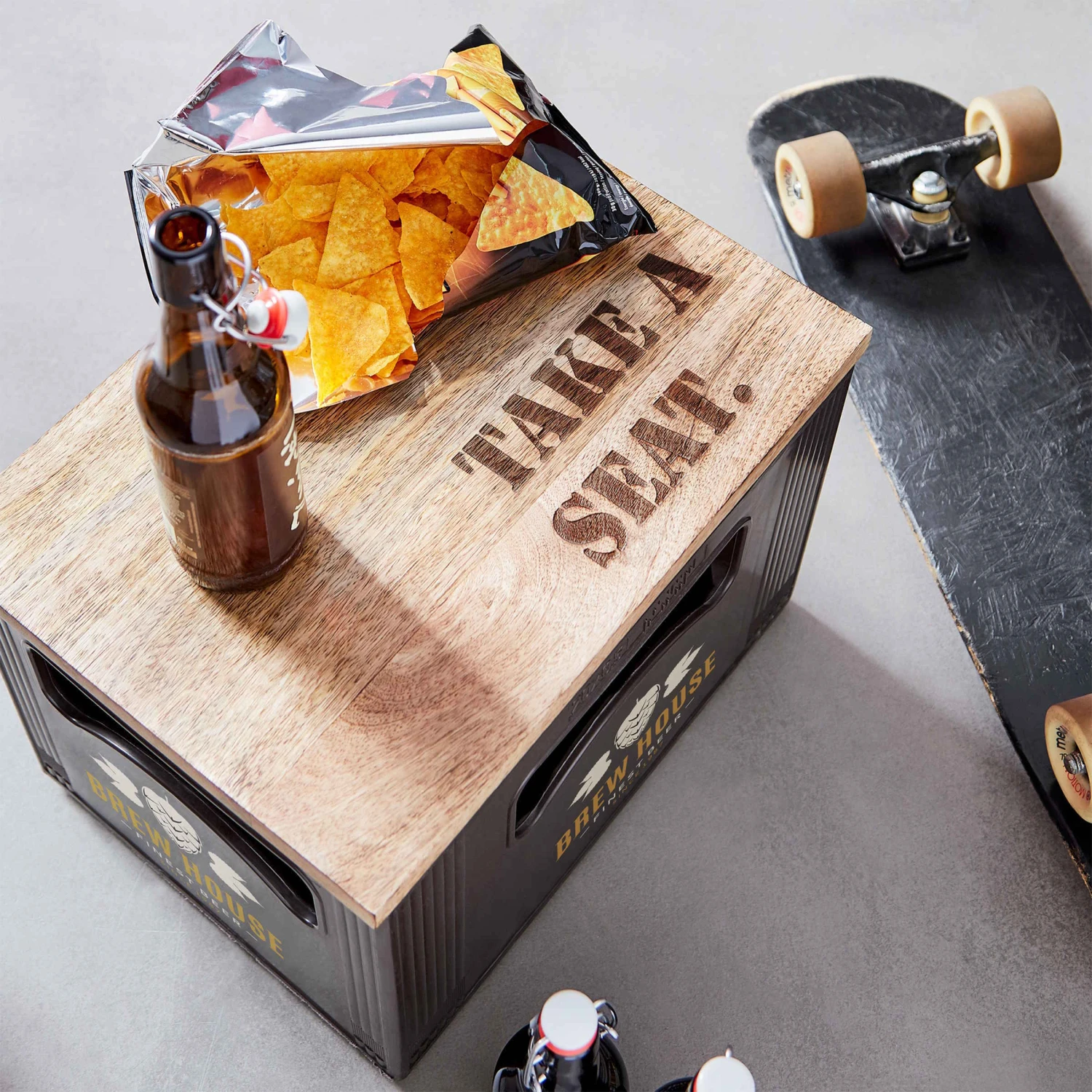 Auflage für Bierkasten B 41 x T 30cm TAKE A SEAT in Braun Auflage Für Bierkasten B 41 X T 30cm TAKE A SEAT In Braun -Butlers Geschäft butlers auflage fur bierkasten b 41 x t 30cm take a seat in braun 1