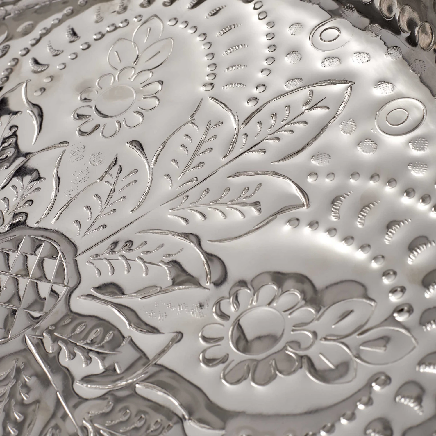 Deko-Teller Floral Ø37cm ORIENTAL LOUNGE in Silber Deko-Teller Floral Ø37cm ORIENTAL LOUNGE In Silber -Butlers Geschäft butlers deko teller floral o37cm oriental lounge in silber 2