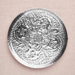 Deko-Teller Floral Ø37cm ORIENTAL LOUNGE In Silber 5 Deko-Teller Floral Ø37cm ORIENTAL LOUNGE In Silber -Butlers Geschäft butlers deko teller floral o37cm oriental lounge in silber 3