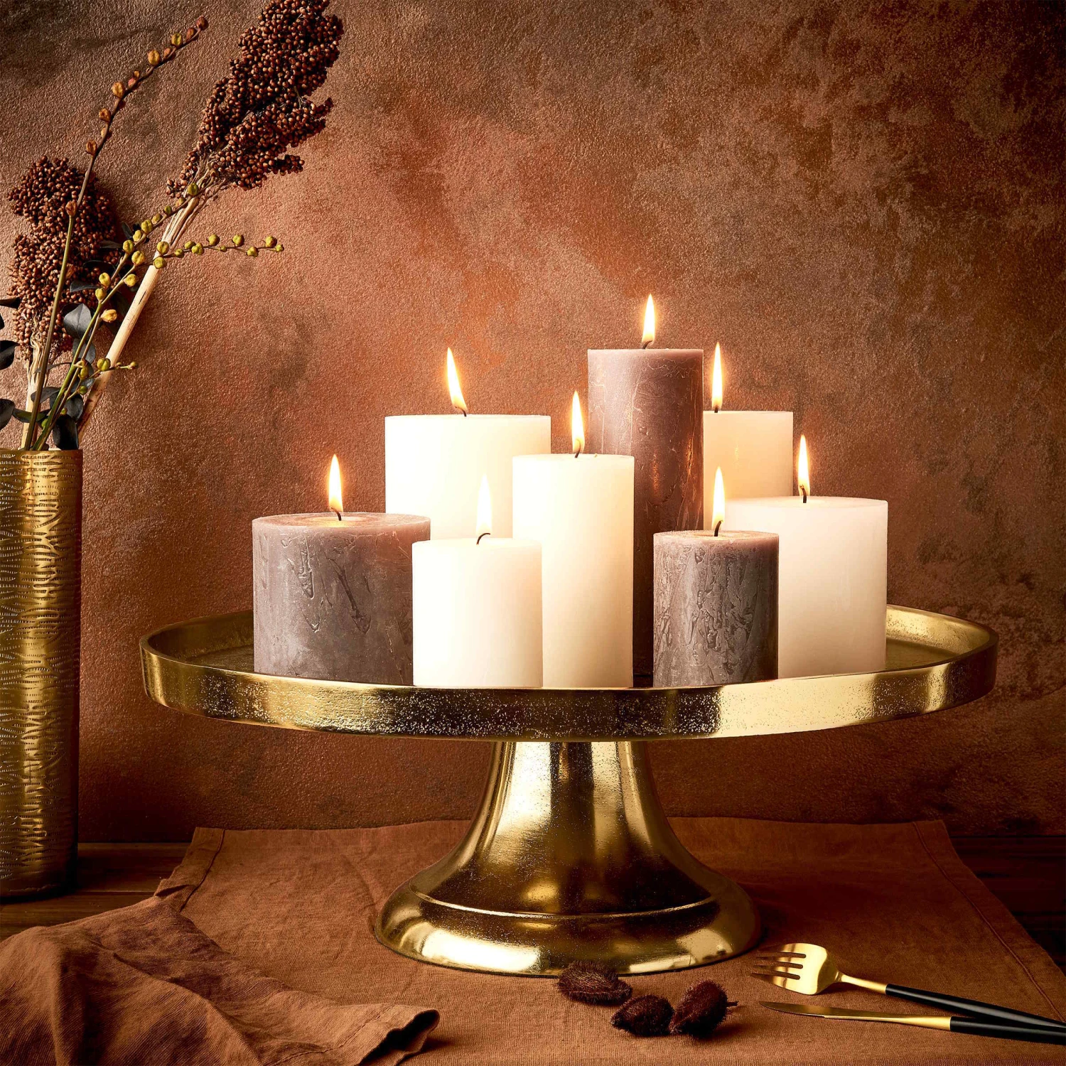 Deko-Teller mit Fuß Ø50cm BANQUET in Gold Deko-Teller Mit Fuß Ø50cm BANQUET In Gold -Butlers Geschäft butlers deko teller mit fuss o50cm banquet in gold 1