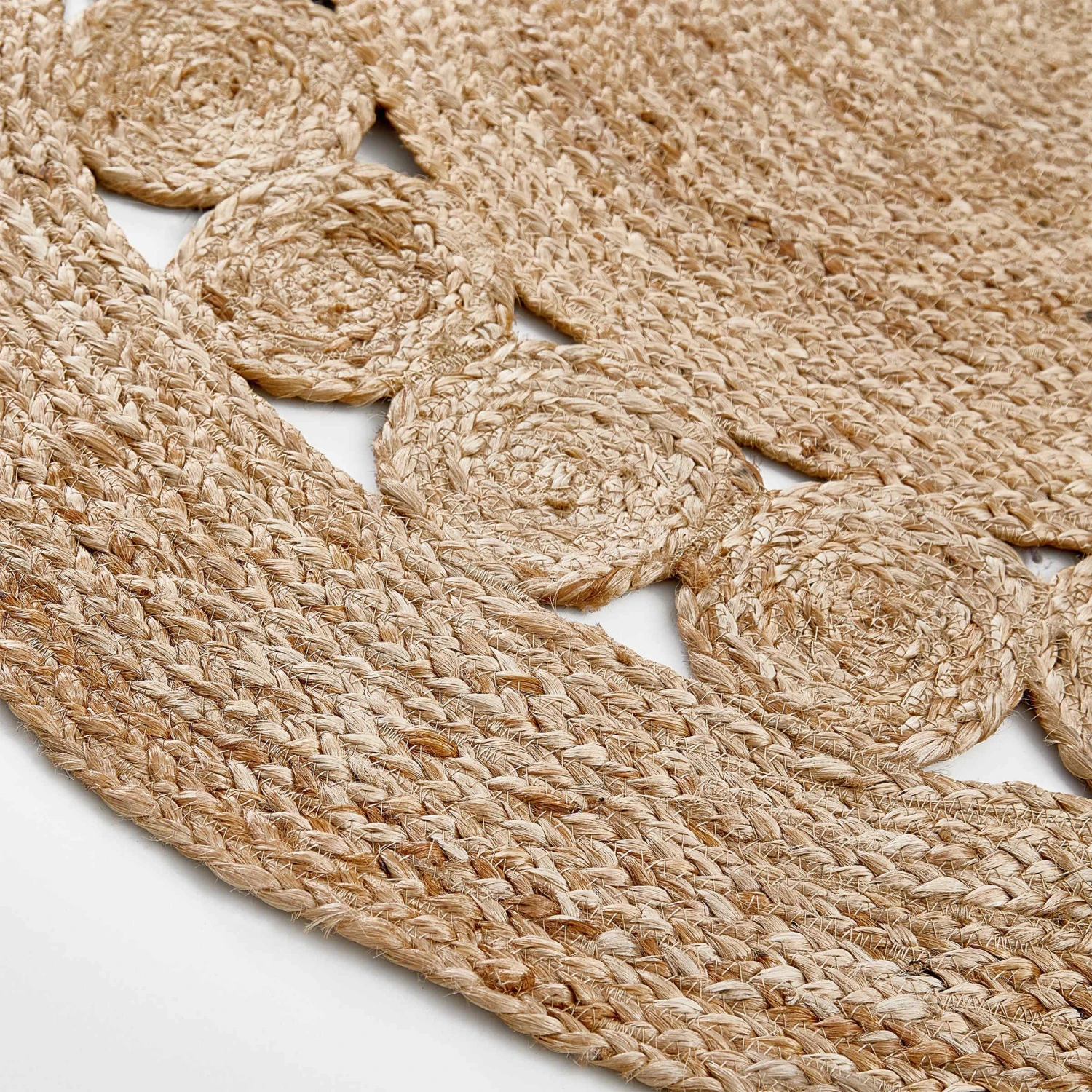 Hanf-Teppich mit Lochmuster Ø110cm ALL NATURE in Natur Hanf-Teppich Mit Lochmuster Ø110cm ALL NATURE In Natur -Butlers Geschäft butlers hanf teppich mit lochmuster o110cm all nature in natur 3