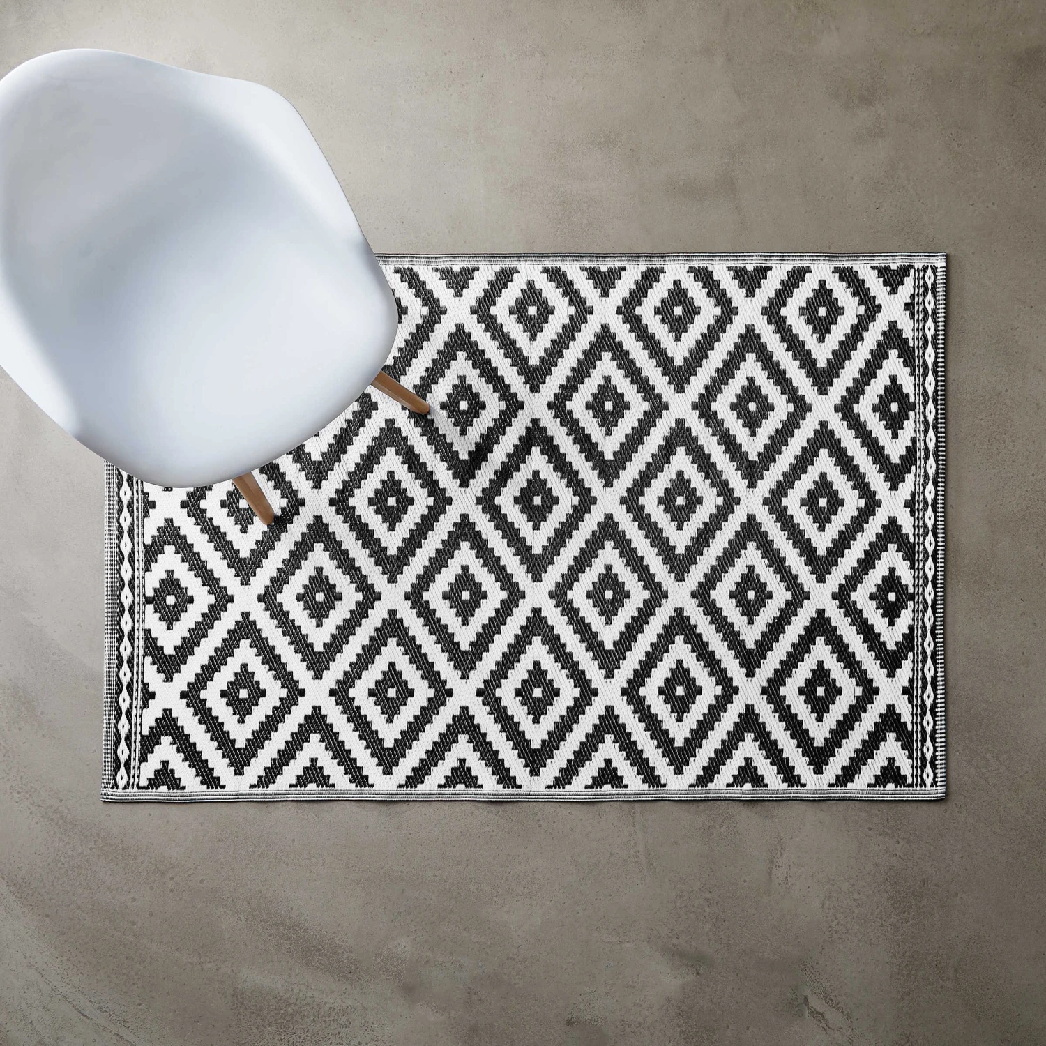 In- & Outdoor-Teppich Ethno Rauten L 180 x B 118cm COLOUR CLASH in Schwarz-Weiß In- & Outdoor-Teppich Ethno Rauten L 180 X B 118cm COLOUR CLASH In Schwarz-Weiß -Butlers Geschäft butlers in and outdoor teppich ethno rauten l 180 x b 118cm colour clash in schwarz weiss 2