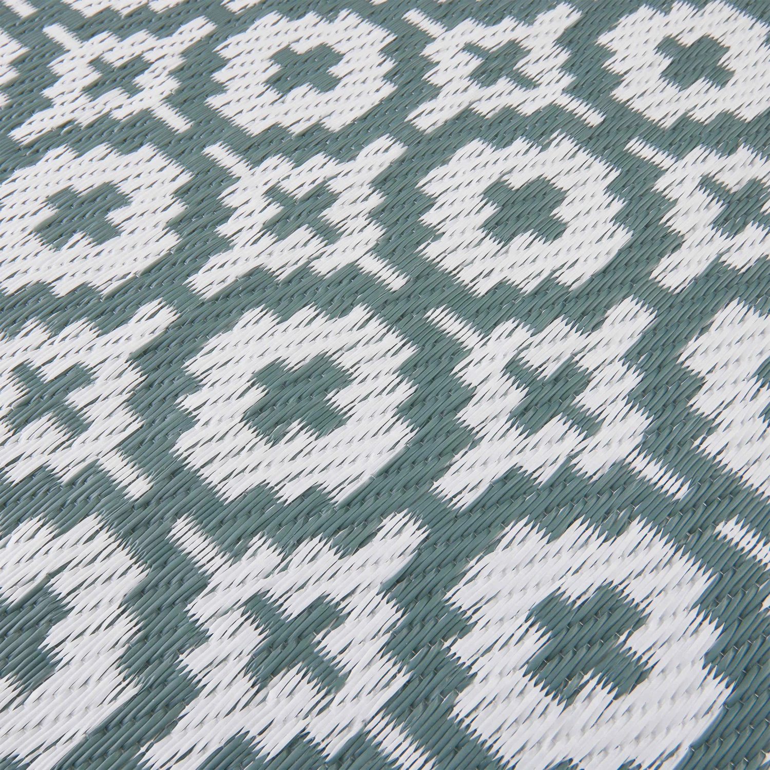 In- & Outdoor-Teppich Mosaik L 180 x B 118cm COLOUR CLASH in Salbei In- & Outdoor-Teppich Mosaik L 180 X B 118cm COLOUR CLASH In Salbei -Butlers Geschäft butlers in and outdoor teppich mosaik l 180 x b 118cm colour clash in salbei 4