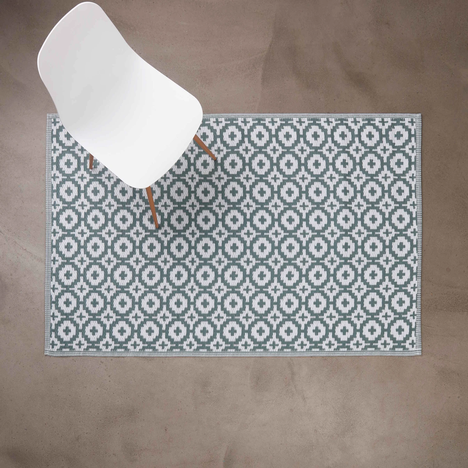 In- & Outdoor-Teppich Mosaik L 180 x B 118cm COLOUR CLASH in Salbei In- & Outdoor-Teppich Mosaik L 180 X B 118cm COLOUR CLASH In Salbei -Butlers Geschäft butlers in and outdoor teppich mosaik l 180 x b 118cm colour clash in salbei 8