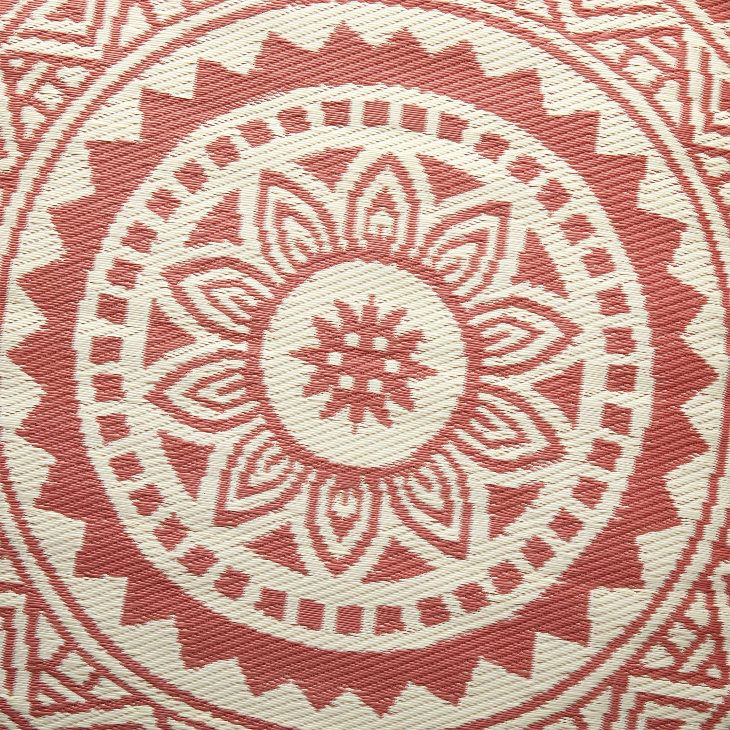 In- & Outdoor-Teppich Ø150cm COLOUR CLASH in Hellrot-Creme In- & Outdoor-Teppich Ø150cm COLOUR CLASH In Hellrot-Creme -Butlers Geschäft butlers in and outdoor teppich o150cm colour clash in hellrot creme 3