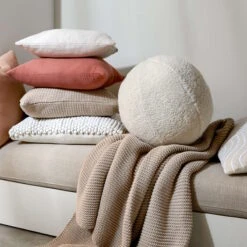 Kissen L 50 X B 50cm AVA In Taupe 7 Kissen L 50 X B 50cm AVA In Taupe -Butlers Geschäft butlers kissen l 50 x b 50cm ava in taupe 5