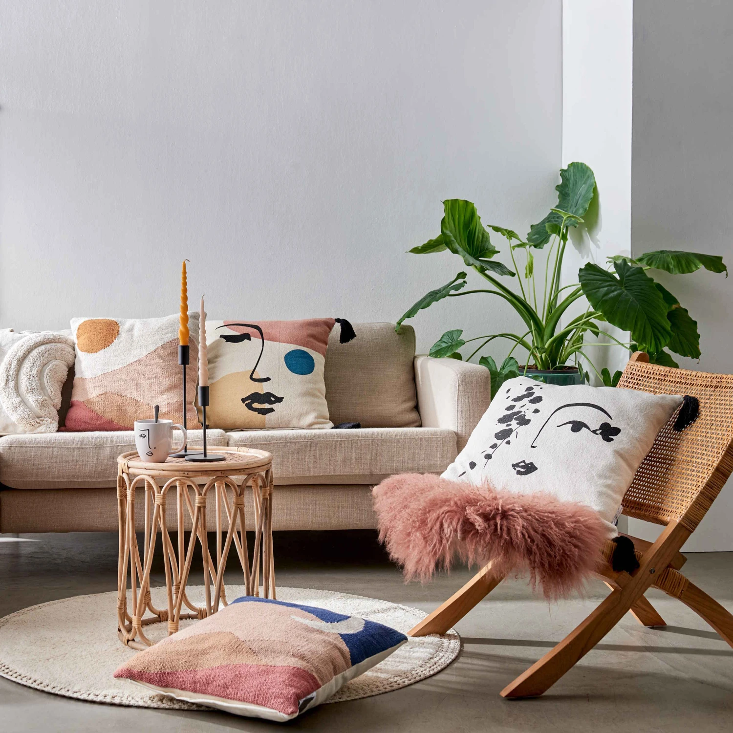 Kissen Line Art L 50 x B 50cm MUSE in Natur-Schwarz Kissen Line Art L 50 X B 50cm MUSE In Natur-Schwarz -Butlers Geschäft butlers kissen line art l 50 x b 50cm muse in natur schwarz 1