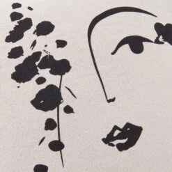 Kissen Line Art L 50 X B 50cm MUSE In Natur-Schwarz 6 Kissen Line Art L 50 X B 50cm MUSE In Natur-Schwarz -Butlers Geschäft butlers kissen line art l 50 x b 50cm muse in natur schwarz 4