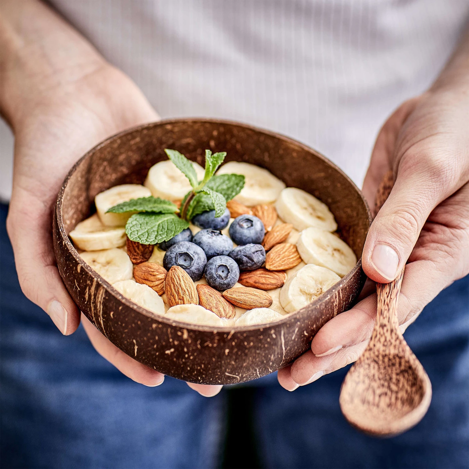 Kokosnussschale 430ml COCONUT in Braun Kokosnussschale 430ml COCONUT In Braun -Butlers Geschäft butlers kokosnussschale 430ml coconut in braun 3