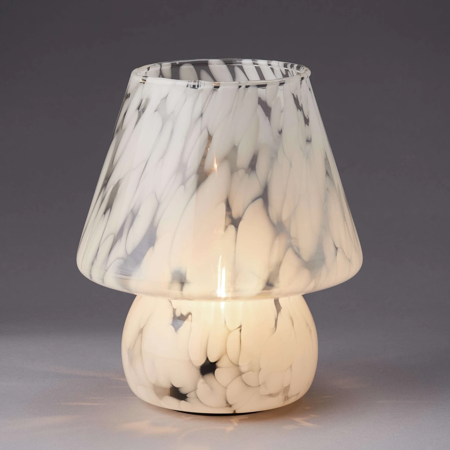 LED Leuchte Höhe 21cm MISS MARBLE in Hellblau LED Leuchte Höhe 21cm MISS MARBLE In Hellblau -Butlers Geschäft butlers led leuchte hohe 21cm miss marble in hellblau 1