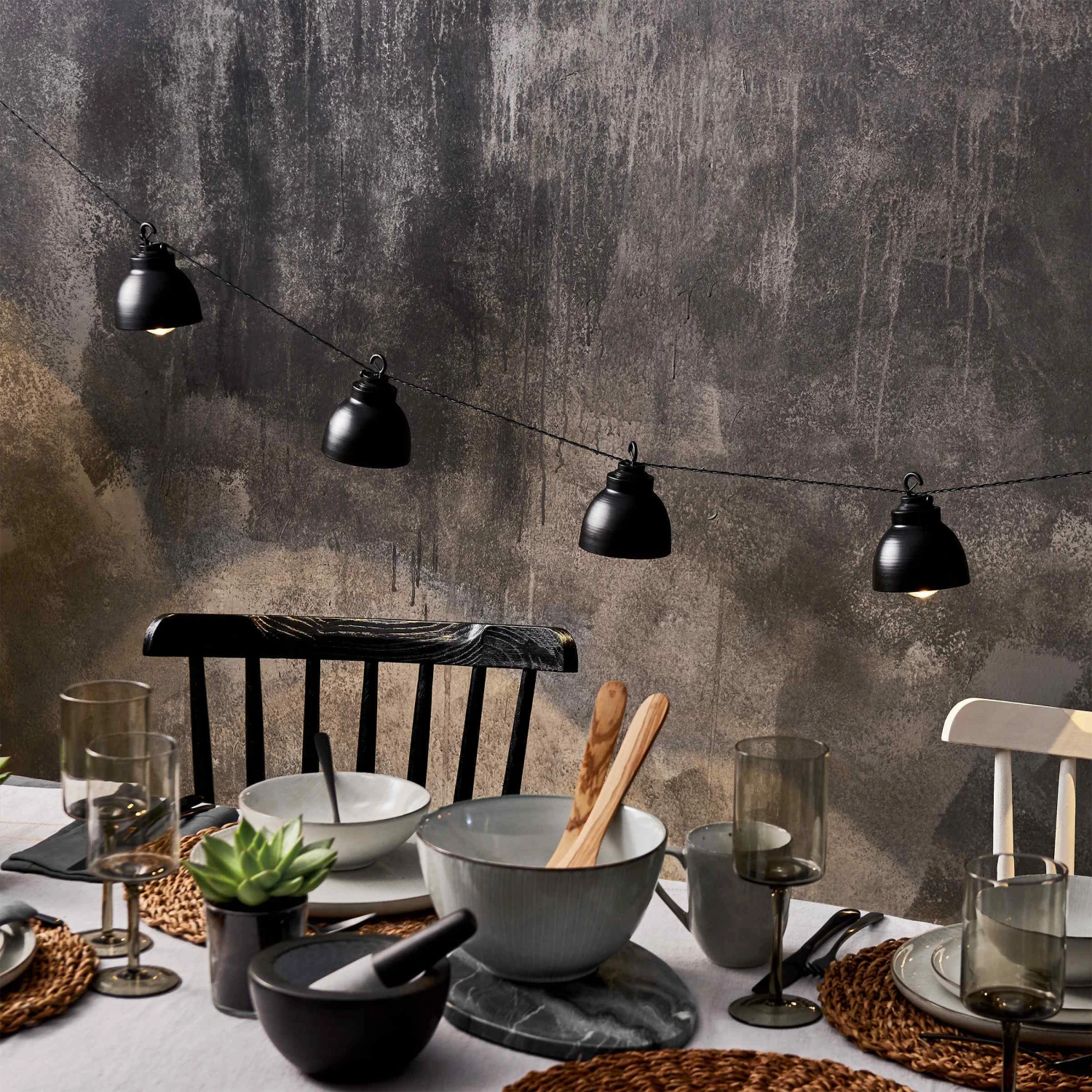 Metall-Lampenkette mit Stecker WAREHOUSE in Schwarz Metall-Lampenkette Mit Stecker WAREHOUSE In Schwarz -Butlers Geschäft butlers metall lampenkette mit stecker warehouse in schwarz 5