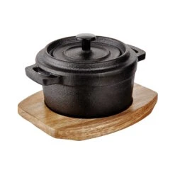 Mini-Serviertopf Mit Holzuntersetzer L 14 X B 11cm HOT IRON In Schwarz -Butlers Geschäft butlers mini serviertopf mit holzuntersetzer l 14 x b 11cm hot iron in schwarz 3