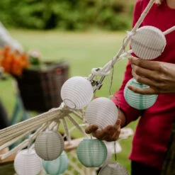 Outdoor Lichterkette 10 Lichter OPEN AIR In Grün -Butlers Geschäft butlers outdoor lichterkette 10 lichter open air in grun 3