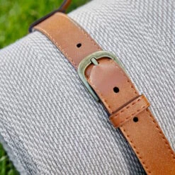 Picknickdecke L 150 X B 200cm WANDERLUST In Taupe-Weiß -Butlers Geschäft butlers picknickdecke l 150 x b 200cm wanderlust in taupe weiss 4