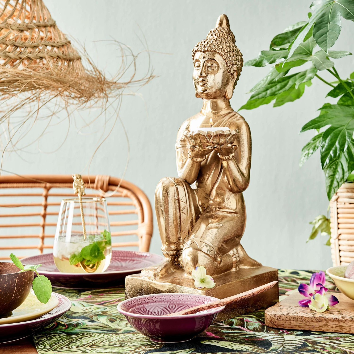 Statue mit Kerzenteller Höhe 44cm BALI in Gold Statue Mit Kerzenteller Höhe 44cm BALI In Gold -Butlers Geschäft butlers statue mit kerzenteller hohe 44cm bali in gold 1